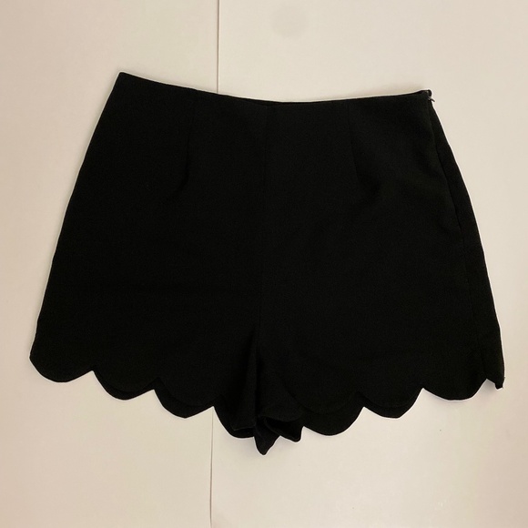 Monteau Black High Rise Scallop Edge Dress Shorts Large - Picture 1 of 6